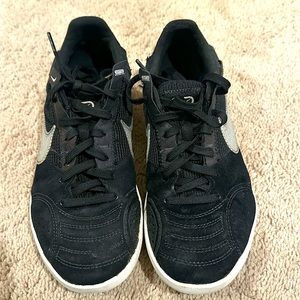 Nike Streetgato Shoes Indoor Soccer cleats Youth size 3
